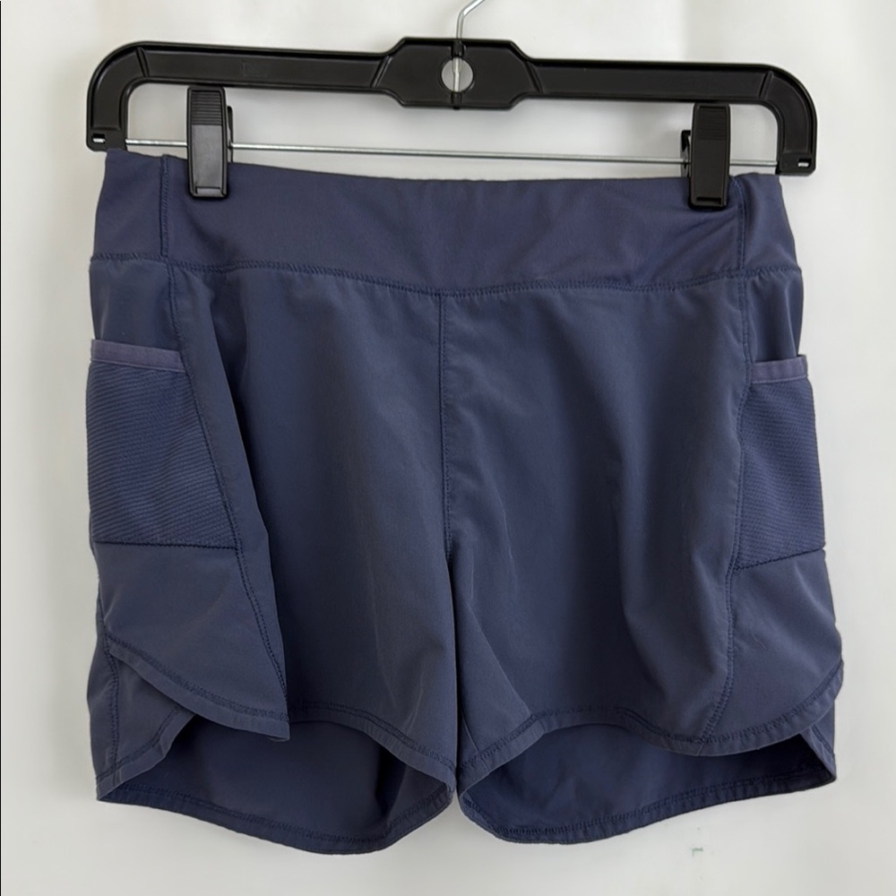Girl’s Athleta Girl Blue Gray Record Breaker 3” Shorts Size XL/14
